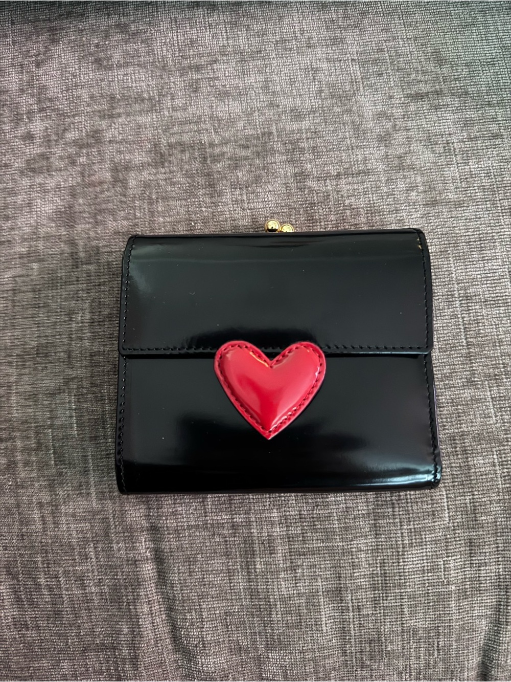VINTAGE Moschino โข Wallet โข Leather โข Tri Fold โข Kiss Lock Coin Slot โข Heart